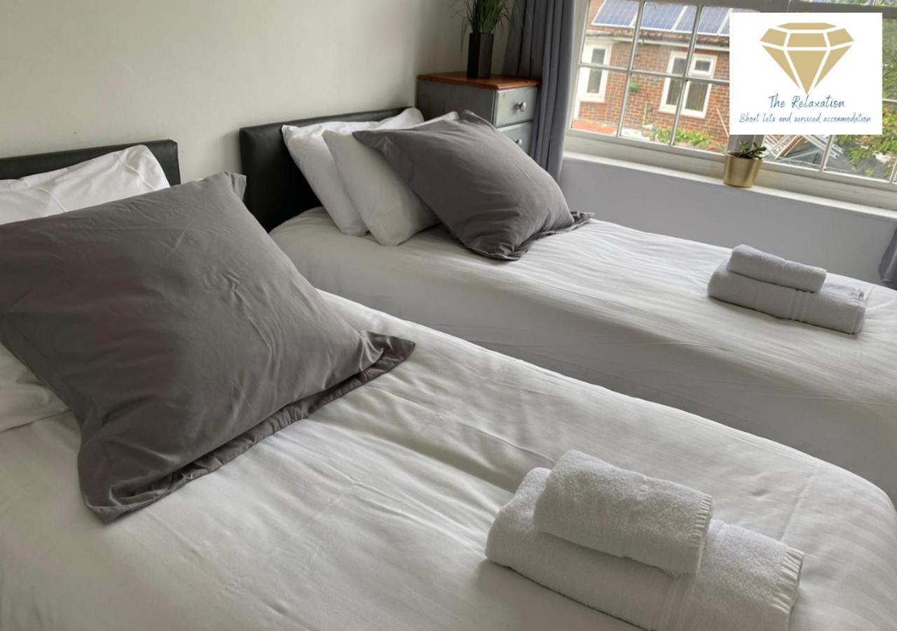 2 Bed Apartment-5 Guests - Business-Relocation-Parking - The Brighton Short Stay & Serviced Apartments Ngoại thất bức ảnh